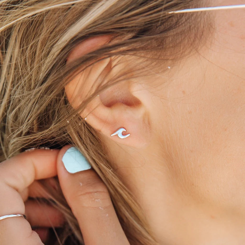 PURA VIDA EARRING WAVE STUD