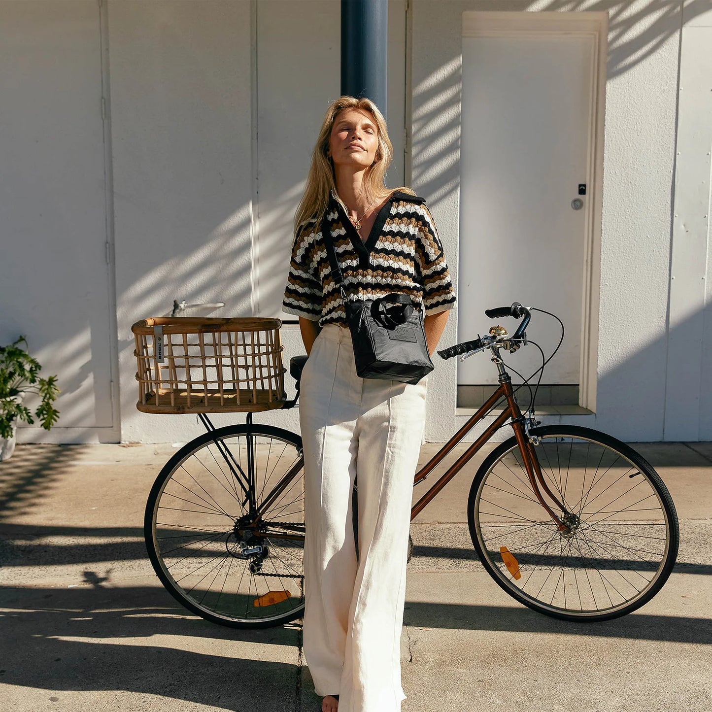ALOHA MONOCHROME CROSSBODY
